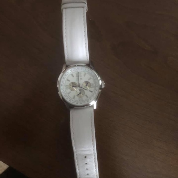 White Guess watch - Picture 3 of 3